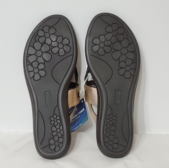 Eastland Sandals Misty Gold NEW - Picture 5 of 7